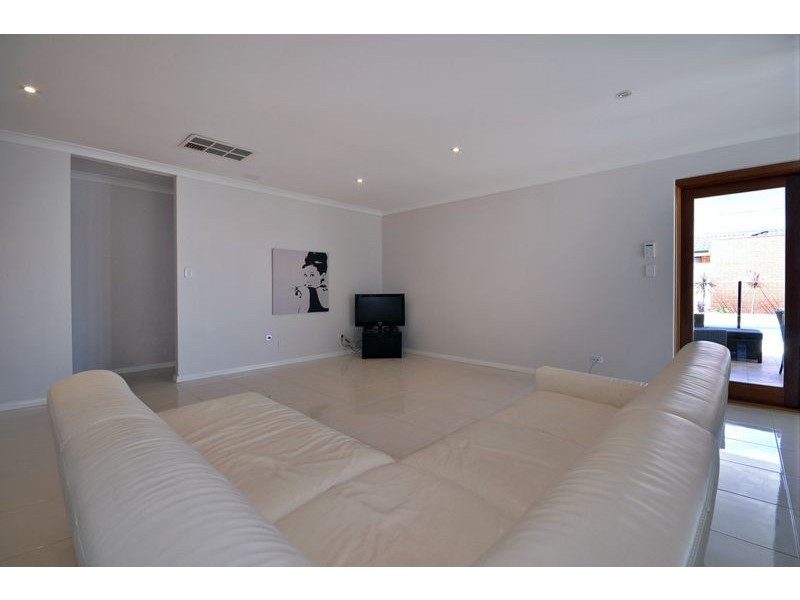 88 St Stephens Crescent, Tapping WA 6065