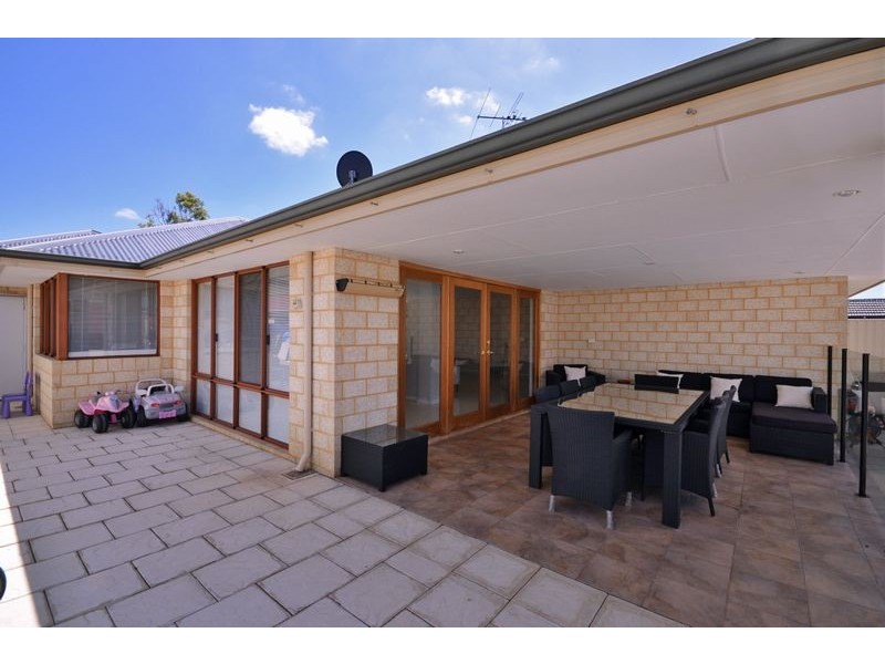 88 St Stephens Crescent, Tapping WA 6065