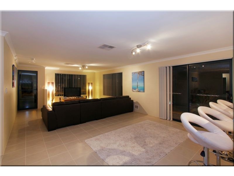 11 Oxted Link, Butler WA 6036