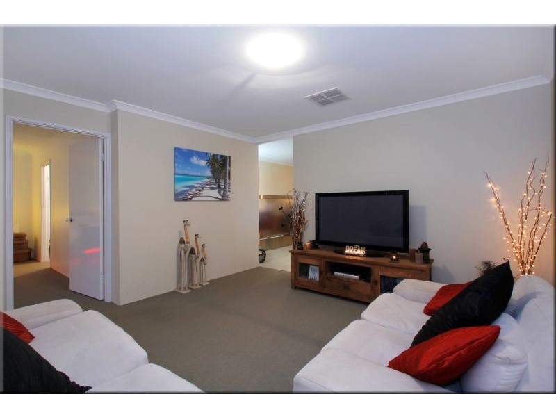 11 Oxted Link, Butler WA 6036