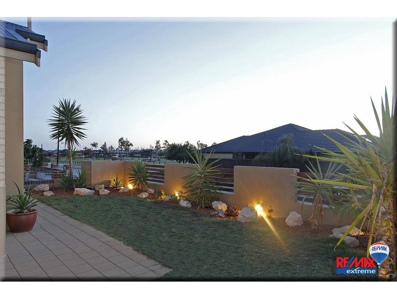 42 Ammanford Crescent, Butler WA 6036