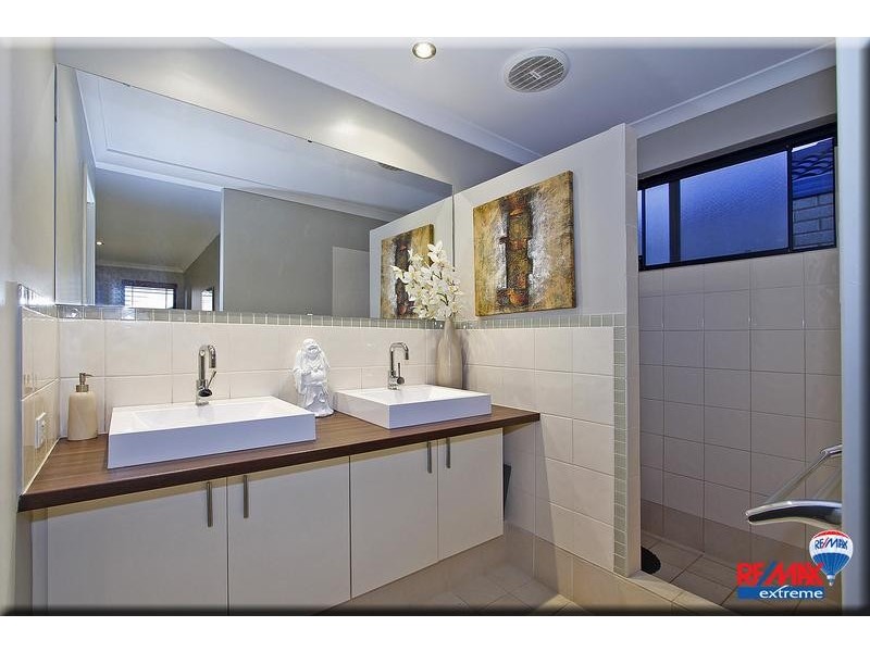 42 Ammanford Crescent, Butler WA 6036