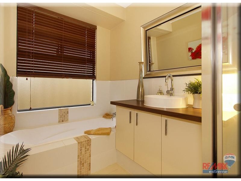 42 Ammanford Crescent, Butler WA 6036