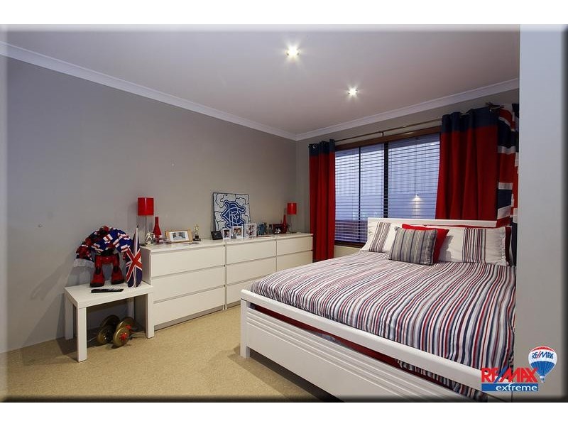 42 Ammanford Crescent, Butler WA 6036