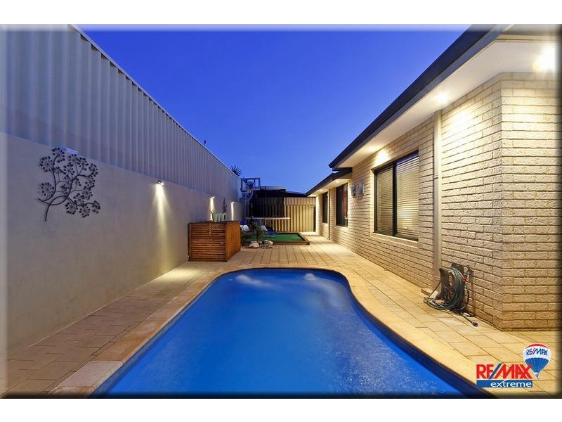 42 Ammanford Crescent, Butler WA 6036