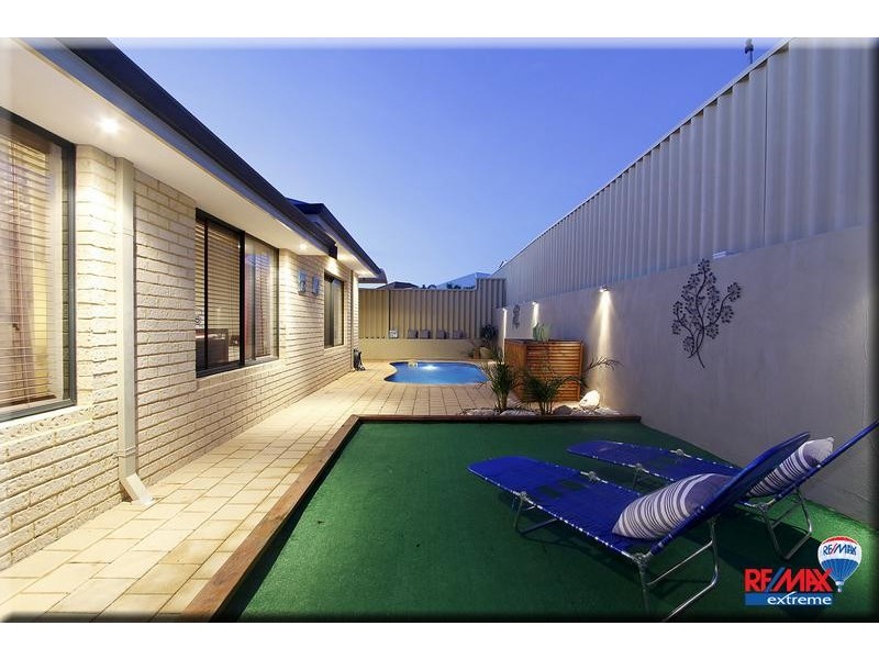 42 Ammanford Crescent, Butler WA 6036