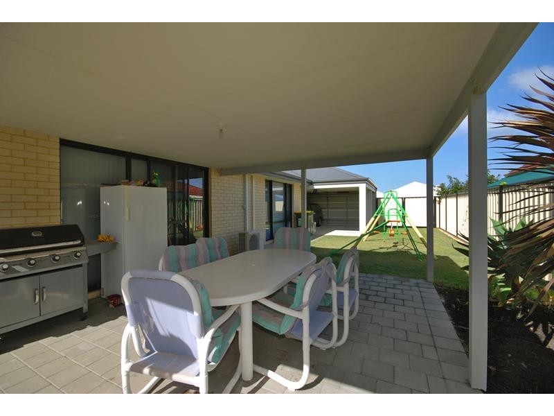 11 Salishan Street, Clarkson WA 6030