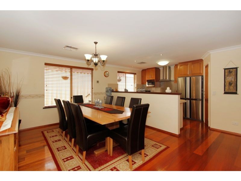 15 Greenock Gardens, Kinross WA 6028