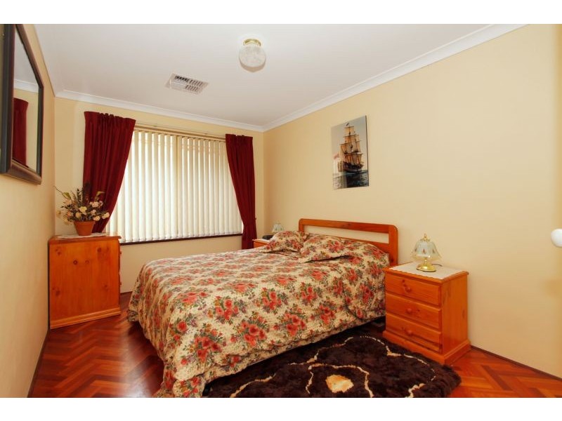 15 Greenock Gardens, Kinross WA 6028