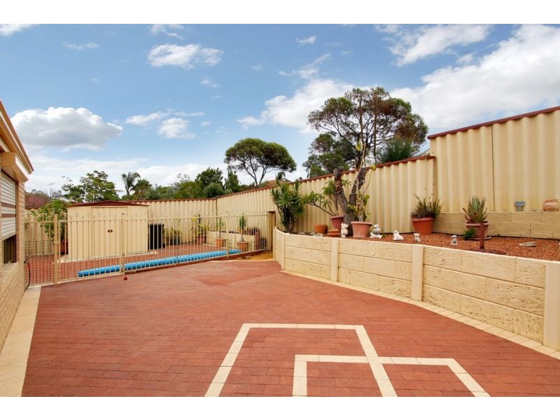 15 Greenock Gardens, Kinross WA 6028