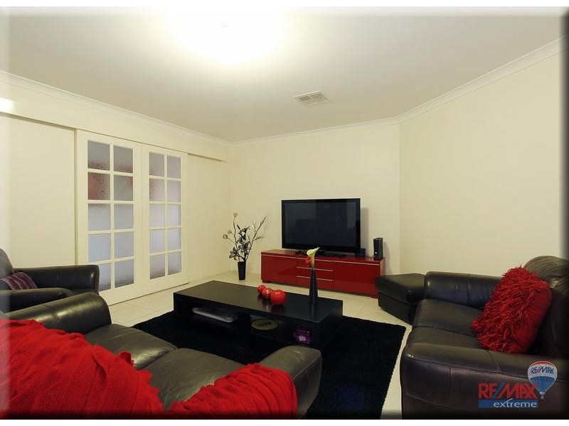 33 Thurleigh Approach, Butler WA 6036