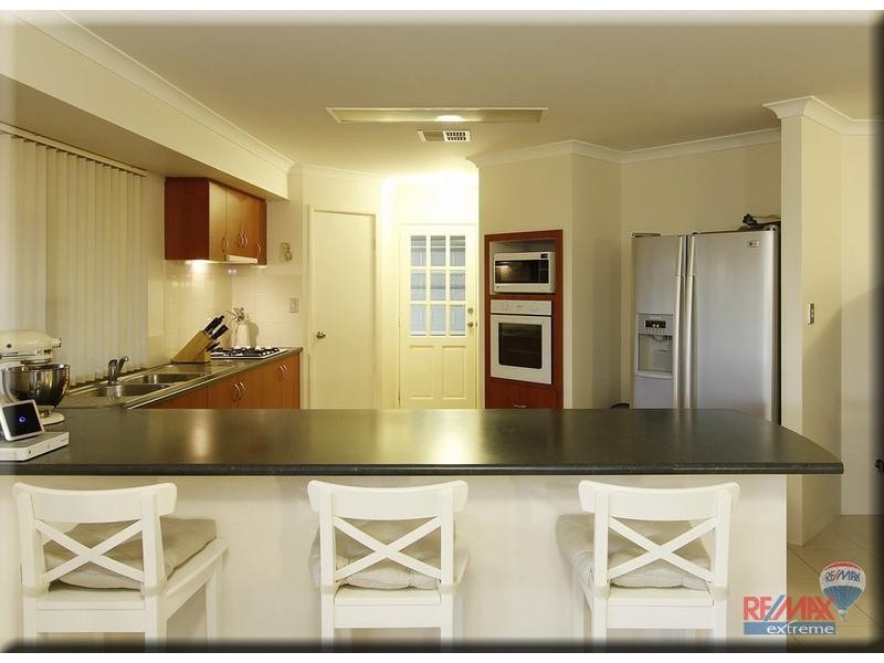 33 Thurleigh Approach, Butler WA 6036
