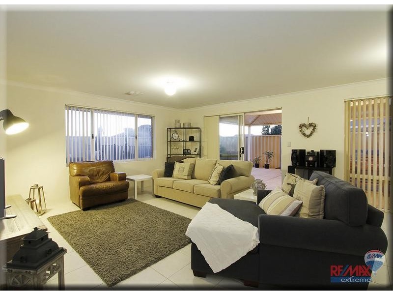 33 Thurleigh Approach, Butler WA 6036
