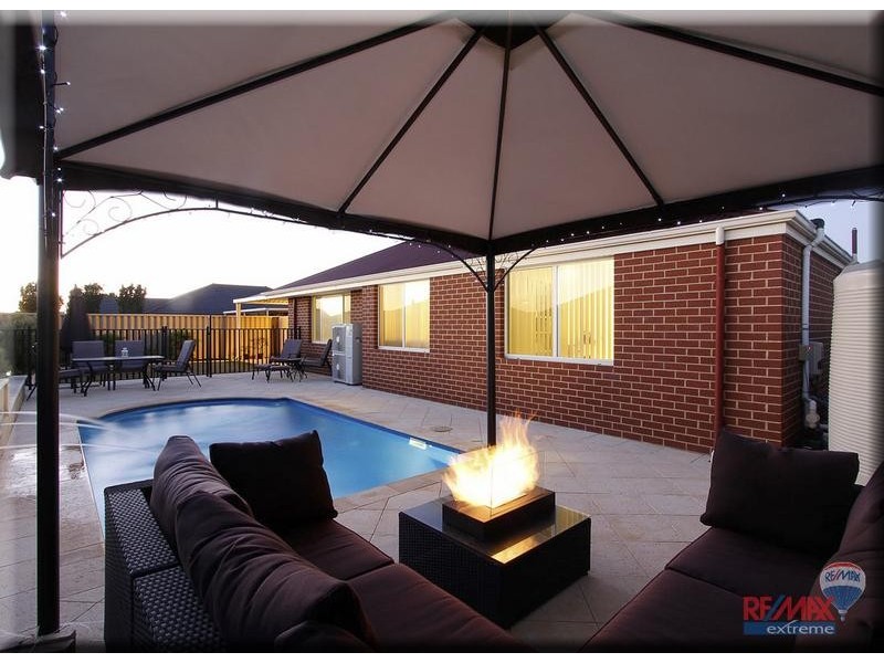 33 Thurleigh Approach, Butler WA 6036