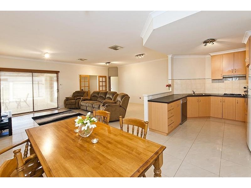 32 Linto Way, Alexander Heights WA 6064