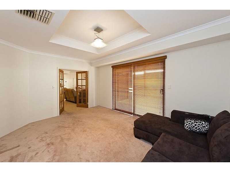 32 Linto Way, Alexander Heights WA 6064