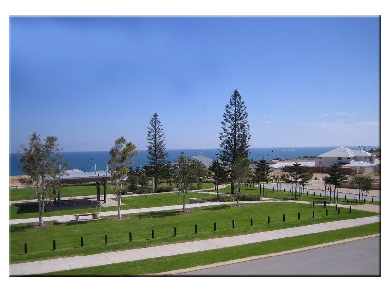 10 Yarmouth Road, Jindalee WA 6036