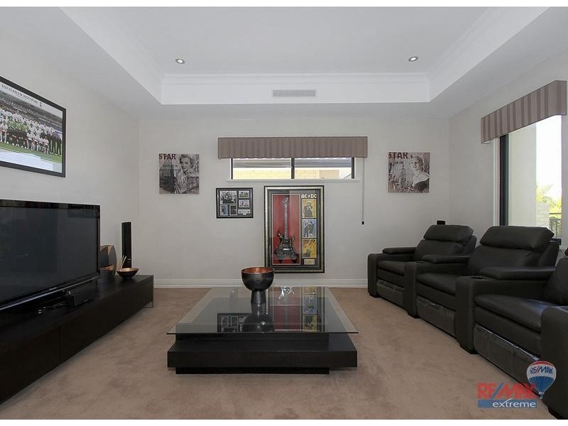 3 Spitfire Ave, Burns Beach WA 6028