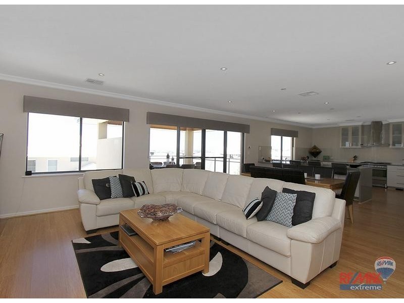 3 Spitfire Ave, Burns Beach WA 6028