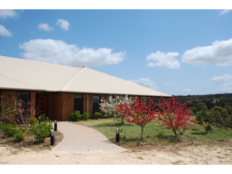 33 Wisteria Way, Chittering WA 6084