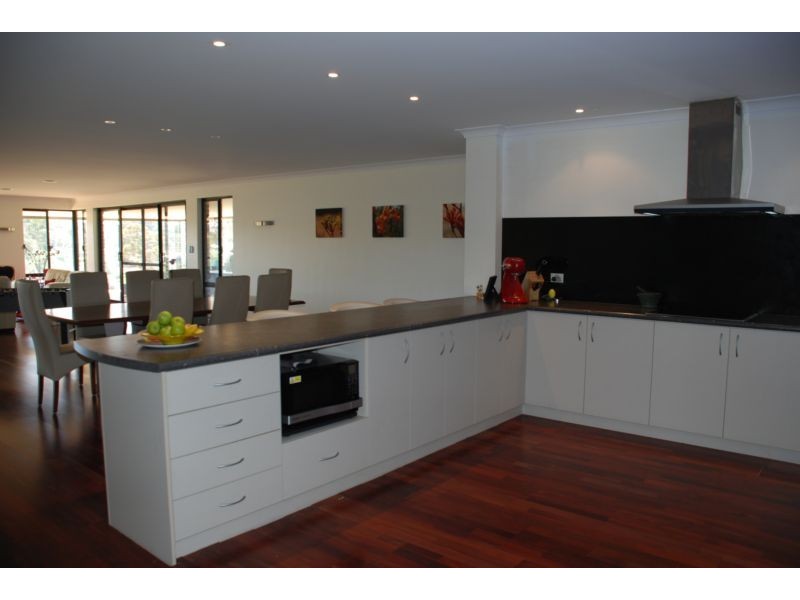 33 Wisteria Way, Chittering WA 6084