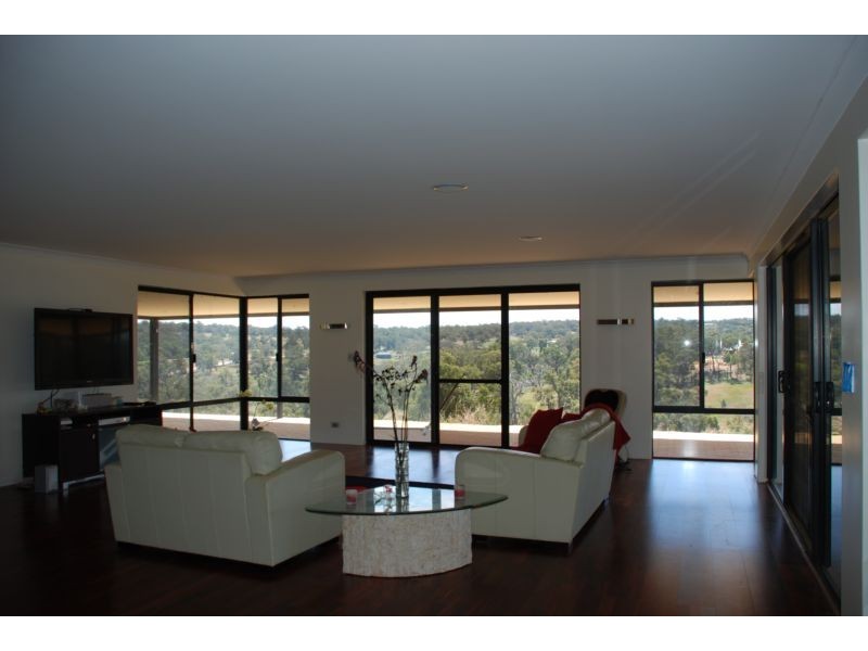 33 Wisteria Way, Chittering WA 6084