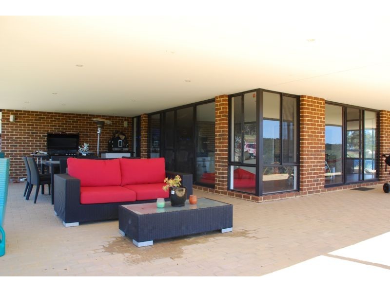 33 Wisteria Way, Chittering WA 6084