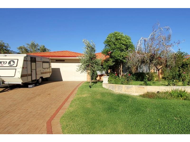 20 Firmstone Circle, Landsdale WA 6065