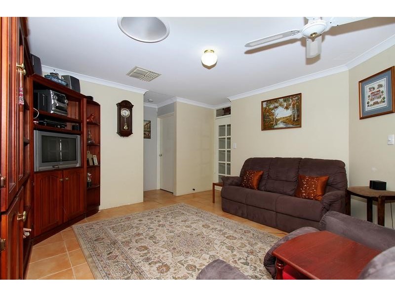 20 Firmstone Circle, Landsdale WA 6065