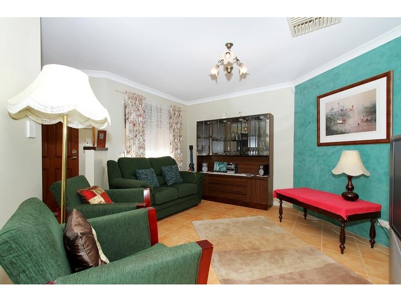 20 Firmstone Circle, Landsdale WA 6065