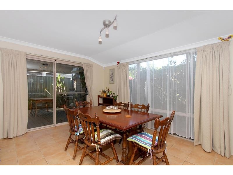 20 Firmstone Circle, Landsdale WA 6065