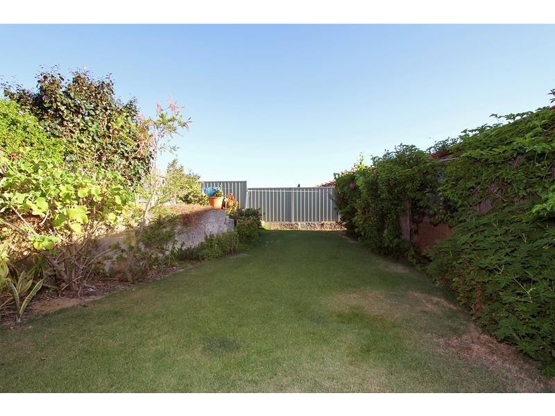 20 Firmstone Circle, Landsdale WA 6065