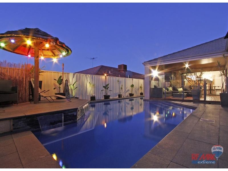 8 Bardeen Pass, Carramar WA 6031