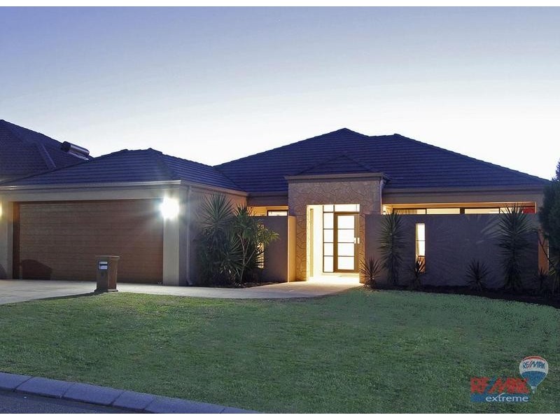 8 Bardeen Pass, Carramar WA 6031