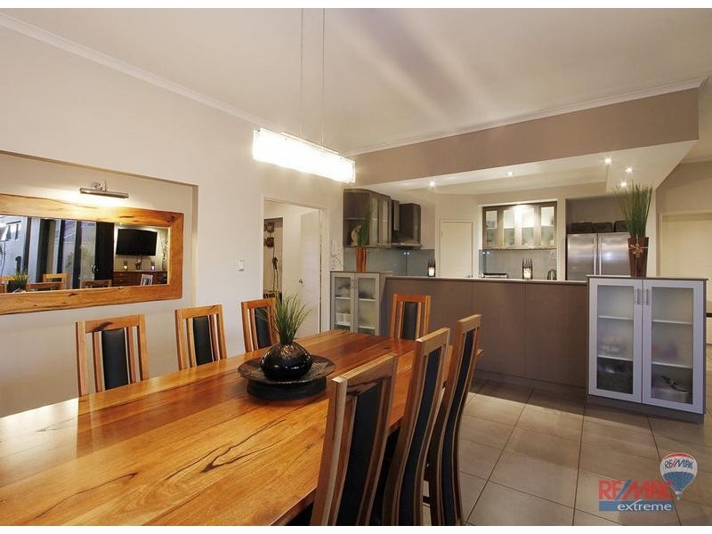 8 Bardeen Pass, Carramar WA 6031