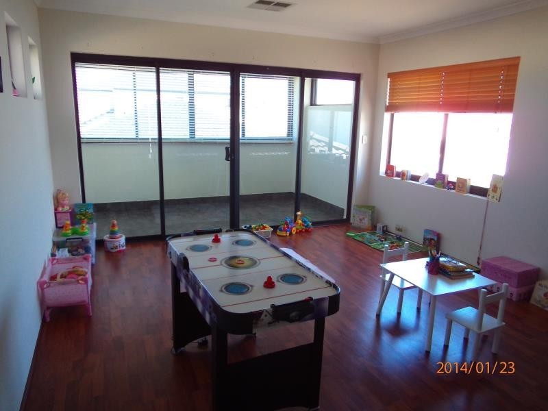 1 Brigantine Drive, Jindalee WA 6036