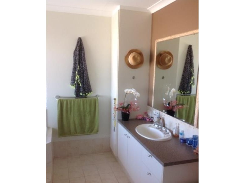 1 Brigantine Drive, Jindalee WA 6036