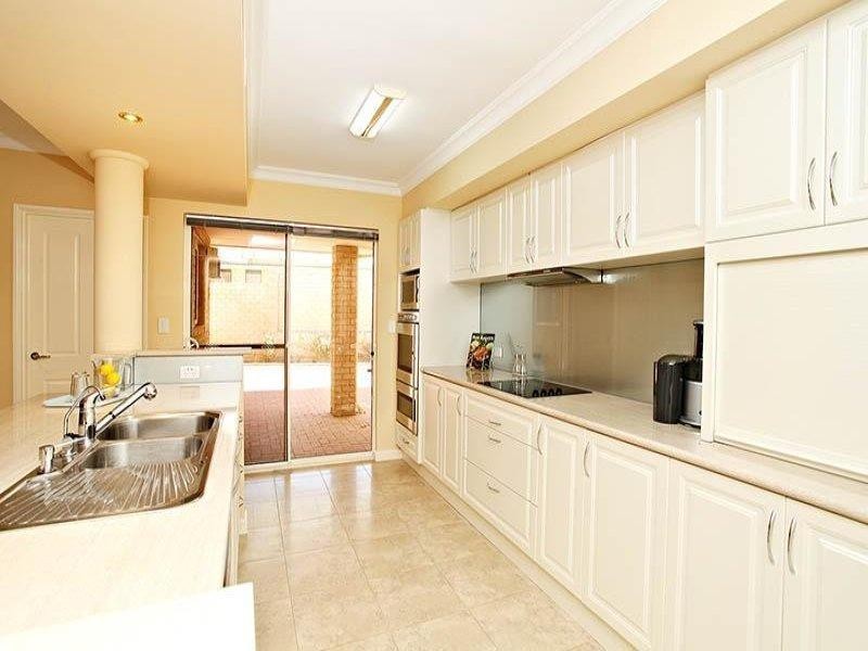 2 Baton Rouge, Mindarie WA 6030