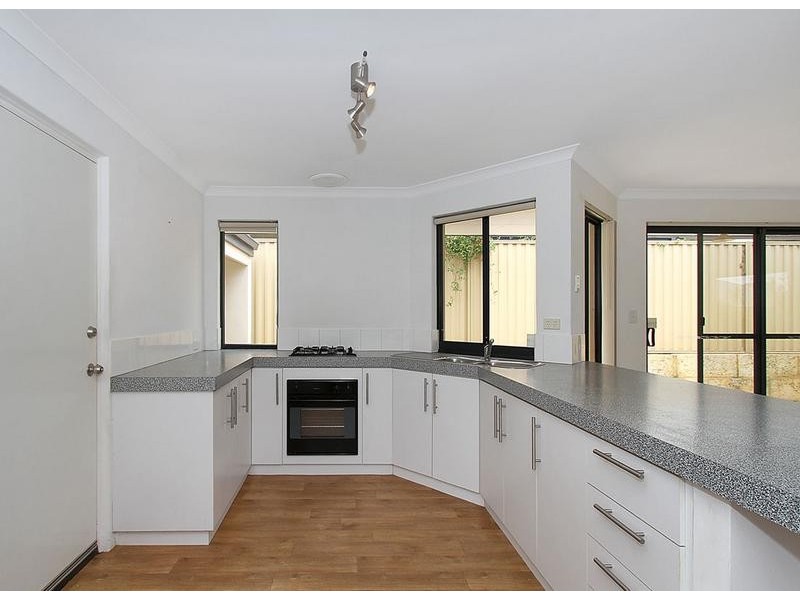 28 Kahana Parkway, Butler WA 6036