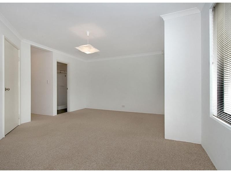 28 Kahana Parkway, Butler WA 6036