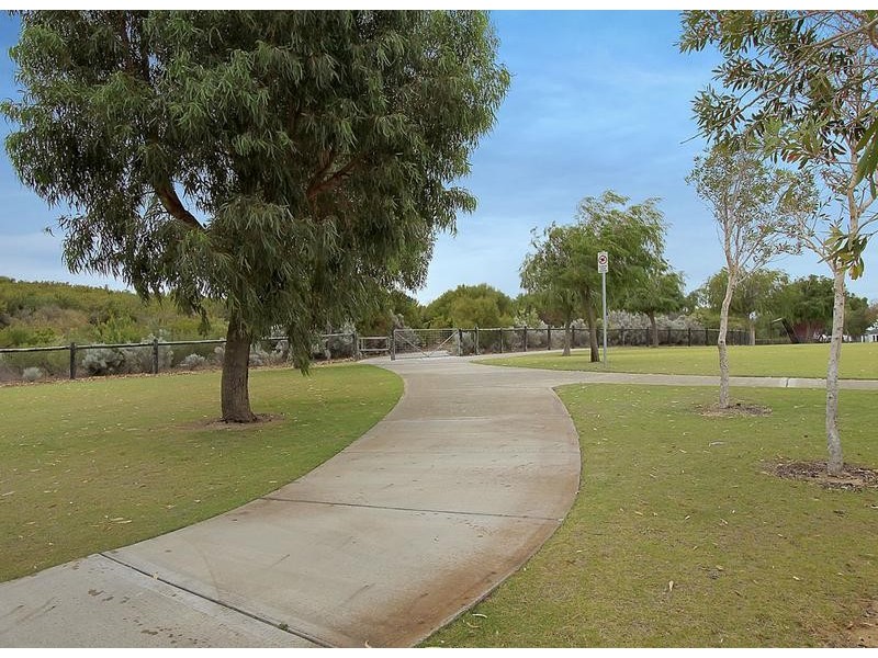 28 Kahana Parkway, Butler WA 6036