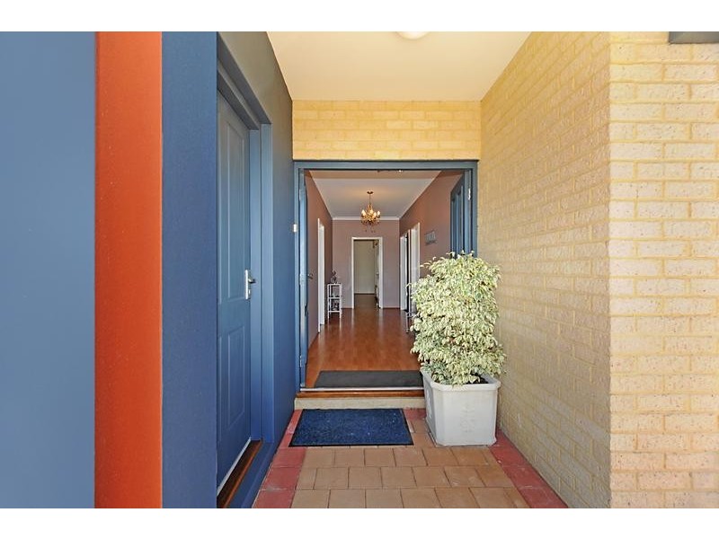 22 Brightlands Circuit, Carramar WA 6031