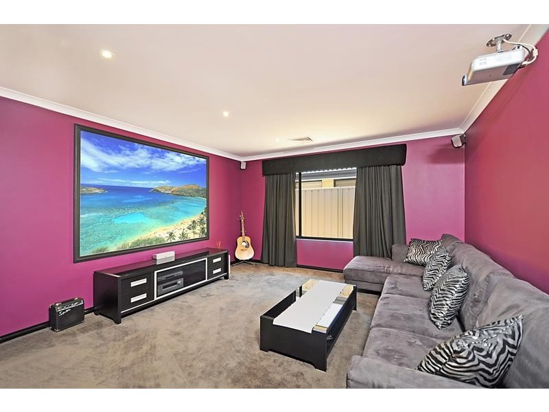 22 Brightlands Circuit, Carramar WA 6031