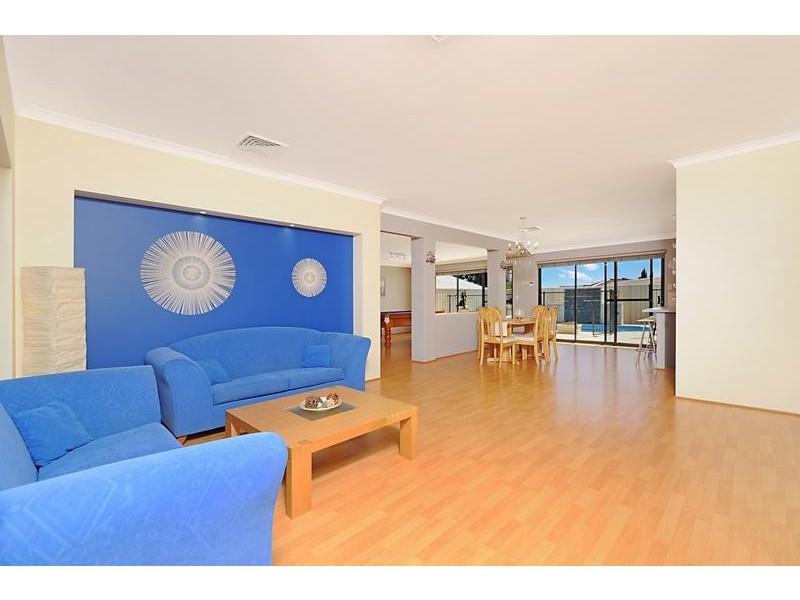 22 Brightlands Circuit, Carramar WA 6031