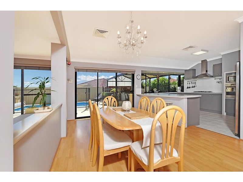 22 Brightlands Circuit, Carramar WA 6031