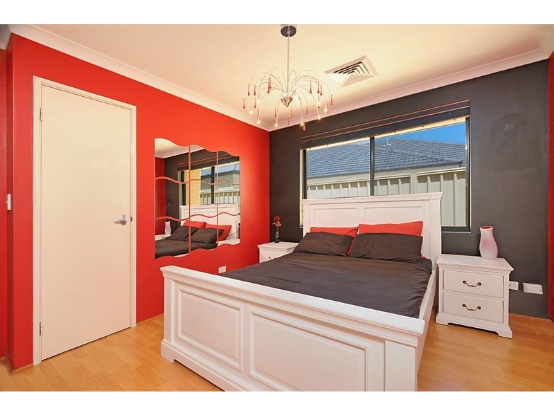 22 Brightlands Circuit, Carramar WA 6031