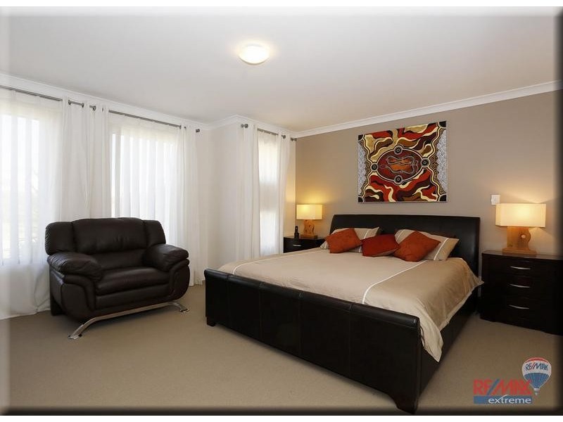 4 Featherstone Gardens, Butler WA 6036