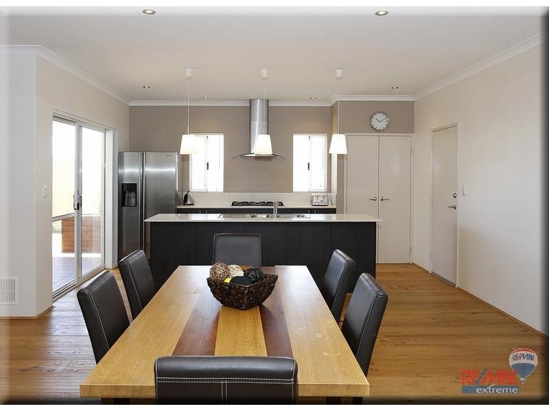 4 Featherstone Gardens, Butler WA 6036
