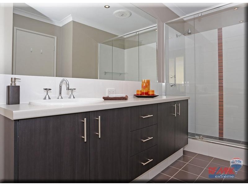 4 Featherstone Gardens, Butler WA 6036