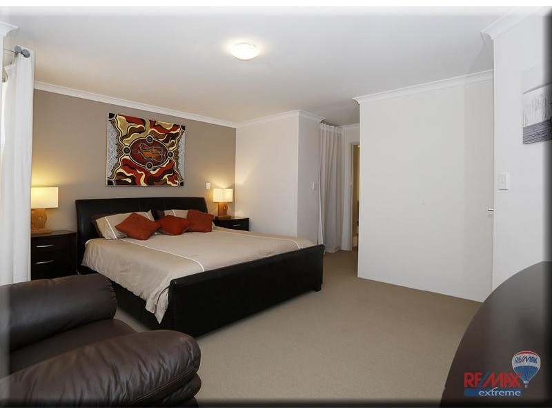 4 Featherstone Gardens, Butler WA 6036